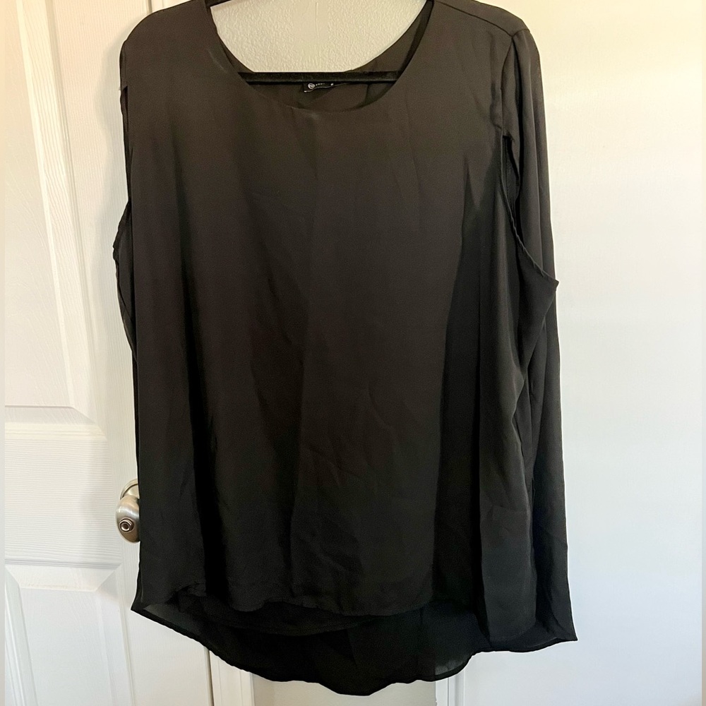 Fashion to Figure Sleeveless Blouse with Cape Size 2